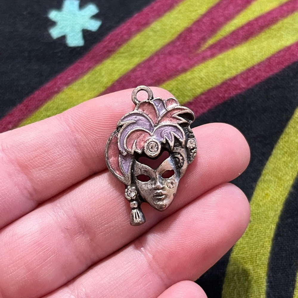 Vintage Petite Mardi Gras Mask Enamel Silver Tone Metal Costume Jewelry Pendant